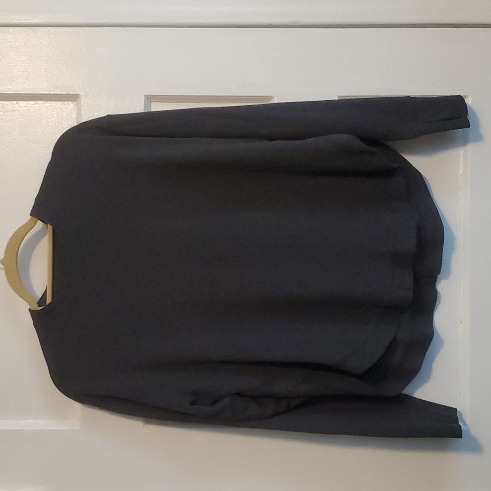 Joy Lab Gray Rounded Hem and Thumhole Shirt